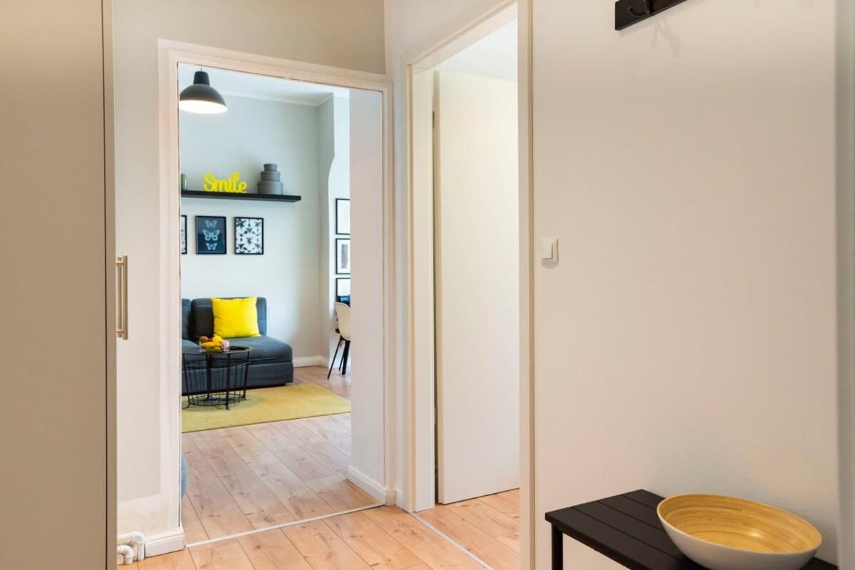 Kudamm Plus Ac Plus Selfcheckin Plus Free Street Parking Berlin Bagian luar foto